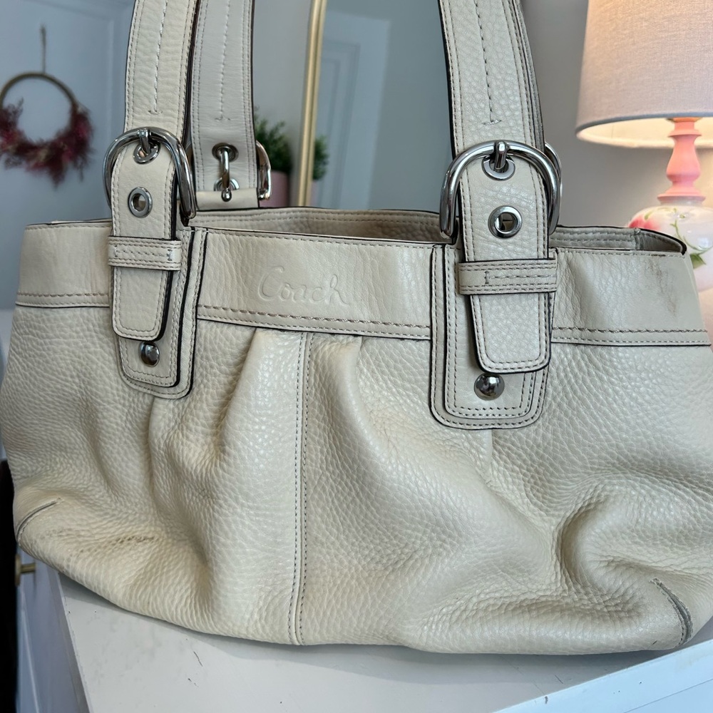 Coach tote purse in cream